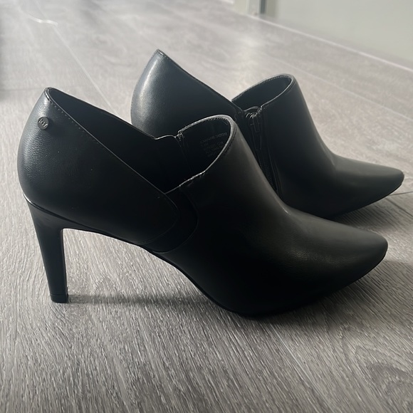 Jones New York black heels - Picture 2 of 3